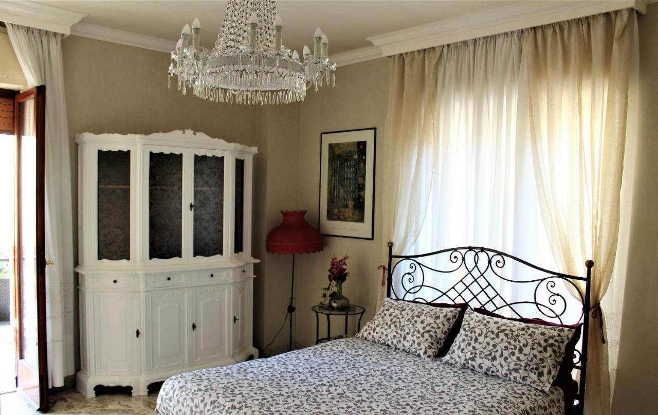 Апартаменты Residenza Carlo Di Borbone Казерта Экстерьер фото