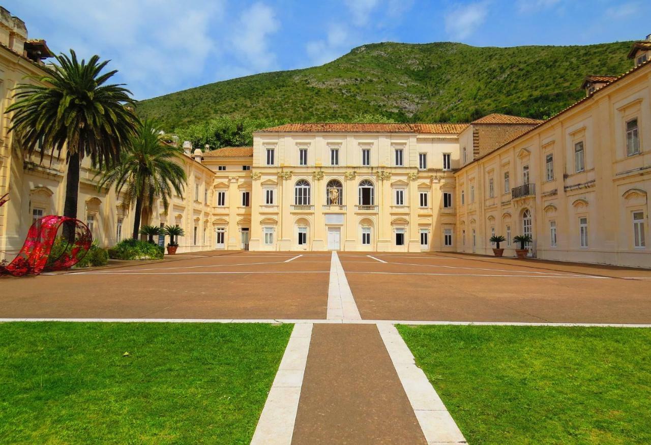 Апартаменты Residenza Carlo Di Borbone Казерта Экстерьер фото